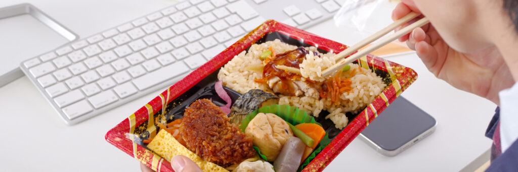 お昼ご飯はコンビニよりスーパーで買う